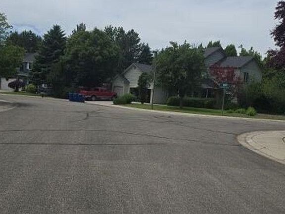 4th image of 2440 E Timberland Dr