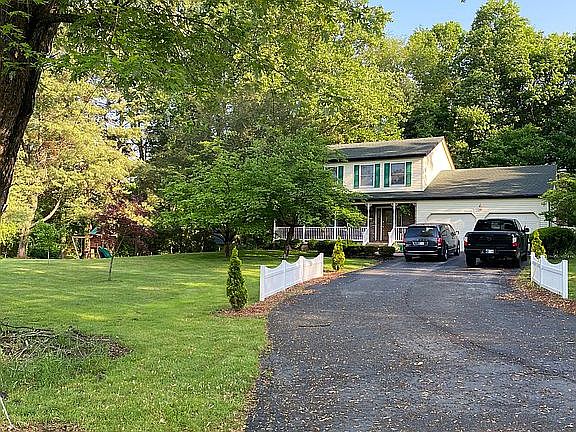 2nd image of 2208 N Burgan Ct