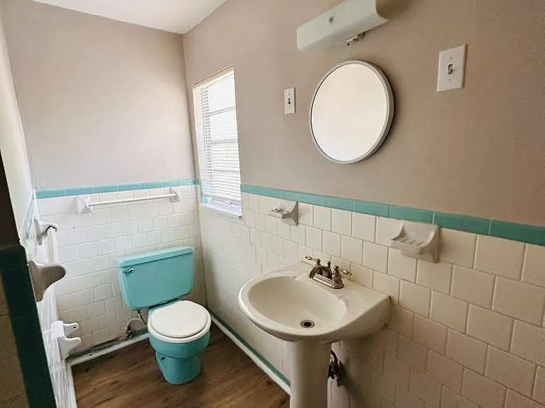 1822 Grove Hill Ln — Photo 13