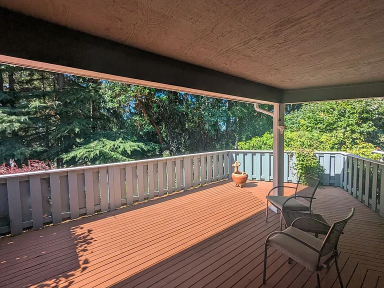 1574 NE Park View Dr #3 — Photo 24