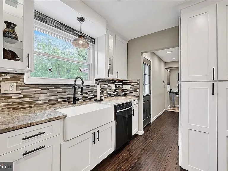 4296 Wolf Hill Dr — Photo 5