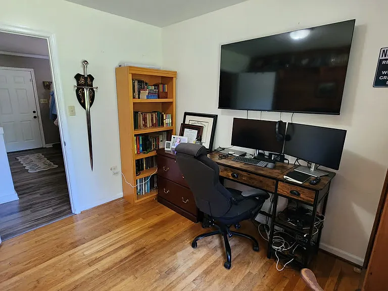 209 Dabney Dr — Photo 11