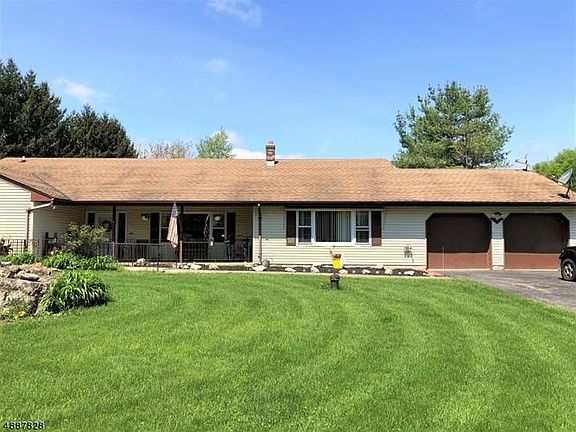 3rd image of 6 Cove Ct