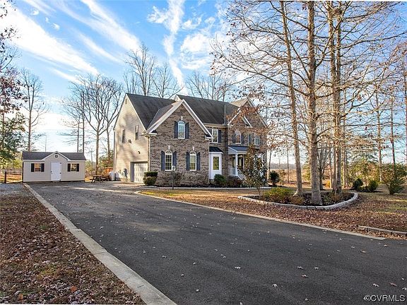 3rd image of 3805 Bluefield Swamp Dr