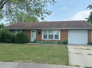 415 Robinhood Ct, Streamwood, IL 60107