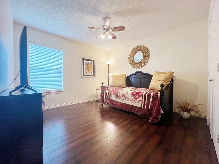 10361 Balsam Dr — Photo 10