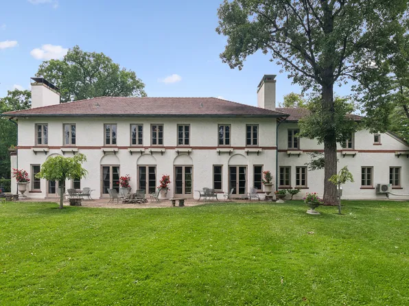 1302 Chestnut Ave, Wilmette, IL 60091