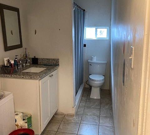4th image of 308 Sadie St #1