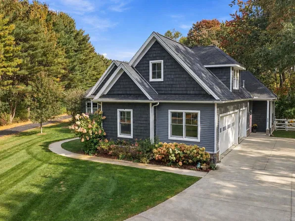 3905 Lakeshore Rd, Lexington, MI 48450