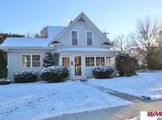 5039 Poppleton Ave, Omaha, NE 68106