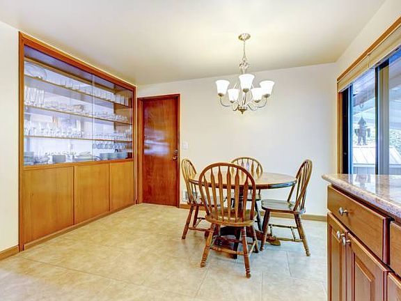 Breakfast Room