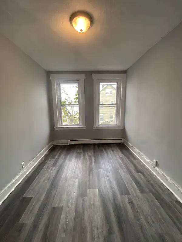 3 bed, $1,850 — Photo 1