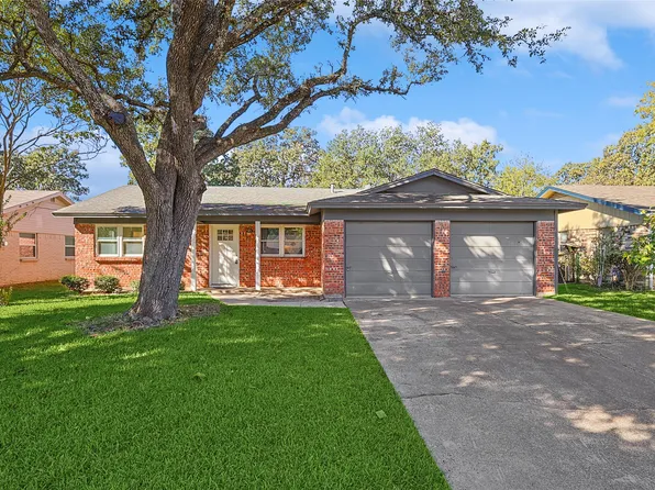 521 Livingston Dr, Hurst, TX 76053