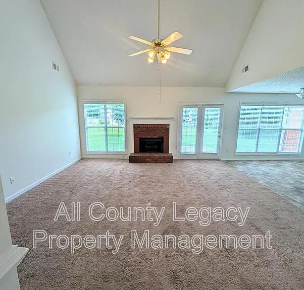 1491 Elena Dr — Photo 2