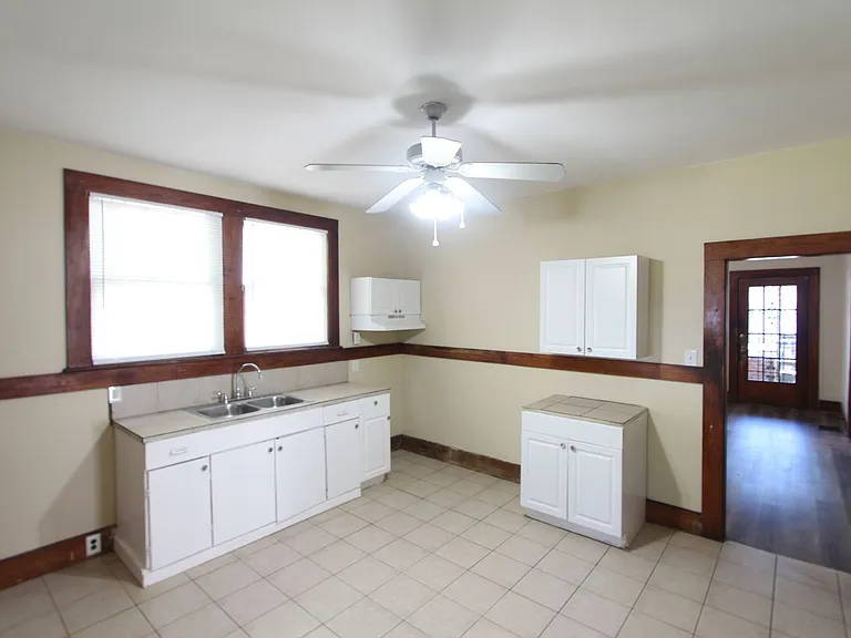 4724 Court R — Photo 4