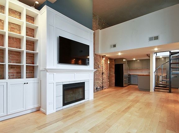 5th image of 2510 N Wayne Ave APT 107