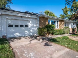 643 33rd Ave, East Moline, IL 61244