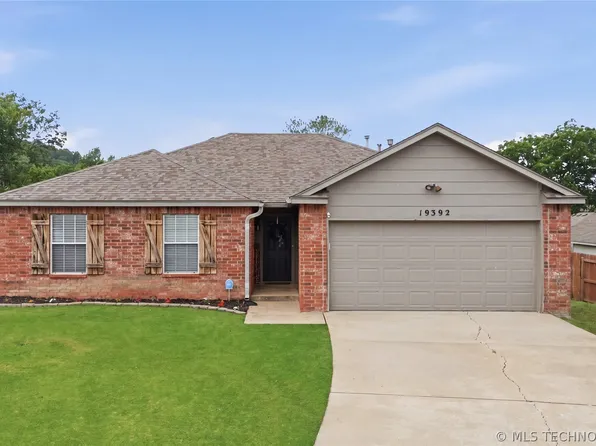 19392 Holly Ct, Catoosa, OK 74015