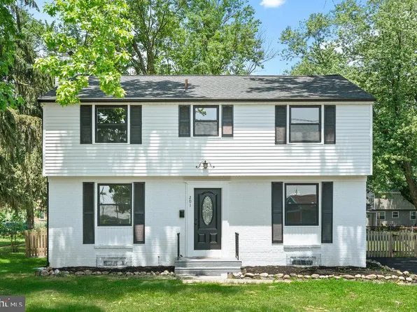 201 E Franklin Ave, Edgewater Park, NJ 08010