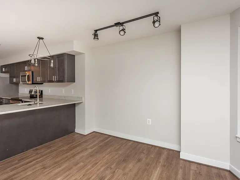 815 Park Ave — Photo 27
