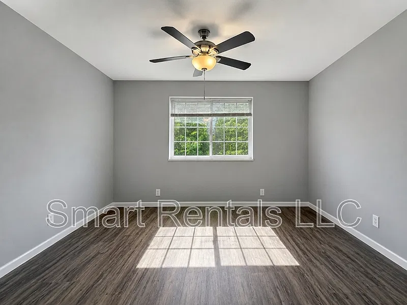 1 bed, 1.0 bath, 700 sqft, $999 — Photo 4