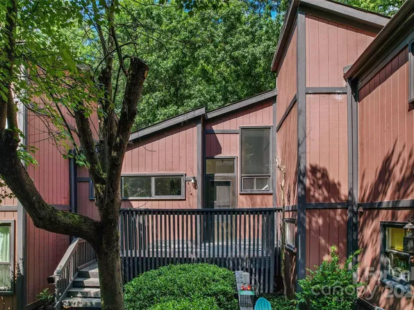 6114 Honeysuckle Ln, Charlotte, NC 28212