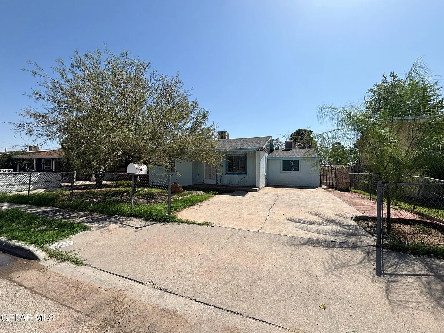 2 bed, 1.0 bath, 960 sqft, $1,200 — Photo 1