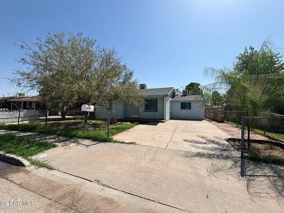 212 Red Robin Dr