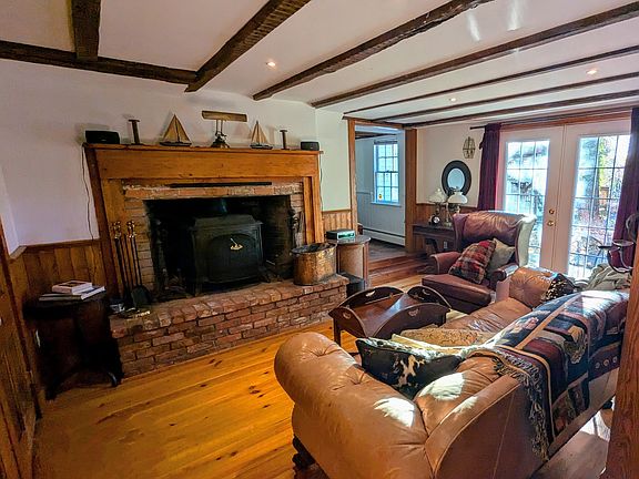 2nd image of 49 Hollow Tree Ridge Rd