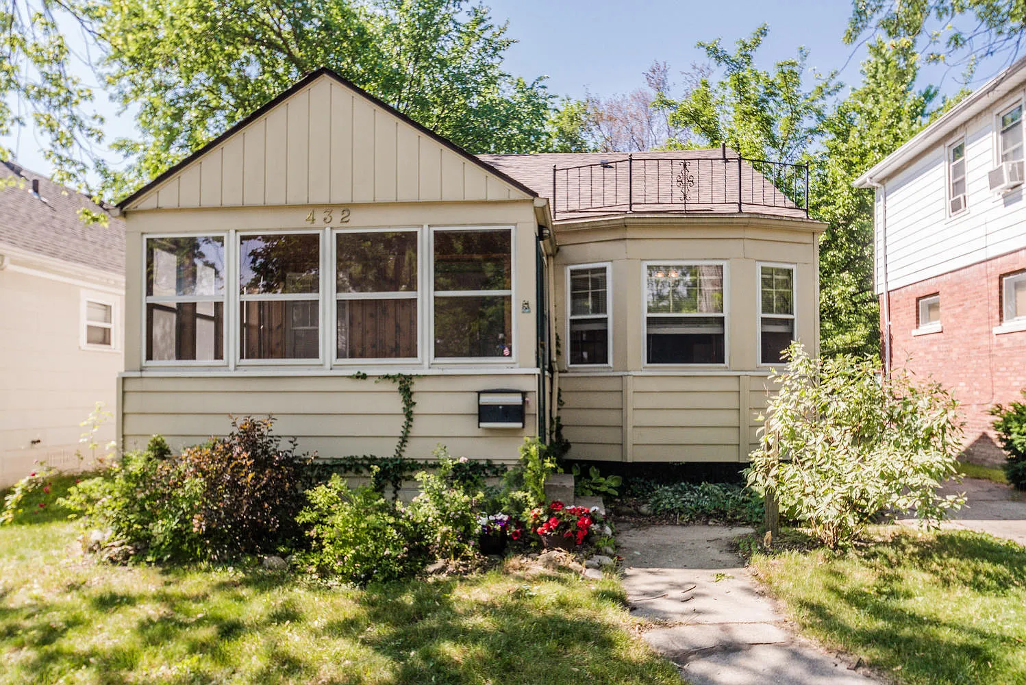 432 Wordsworth St photo 1