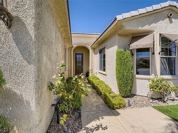 2nd image of 4545 Regalo Bello St