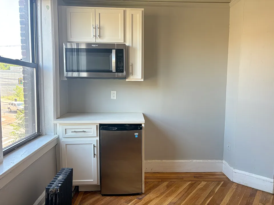 1144 E Grand St #200