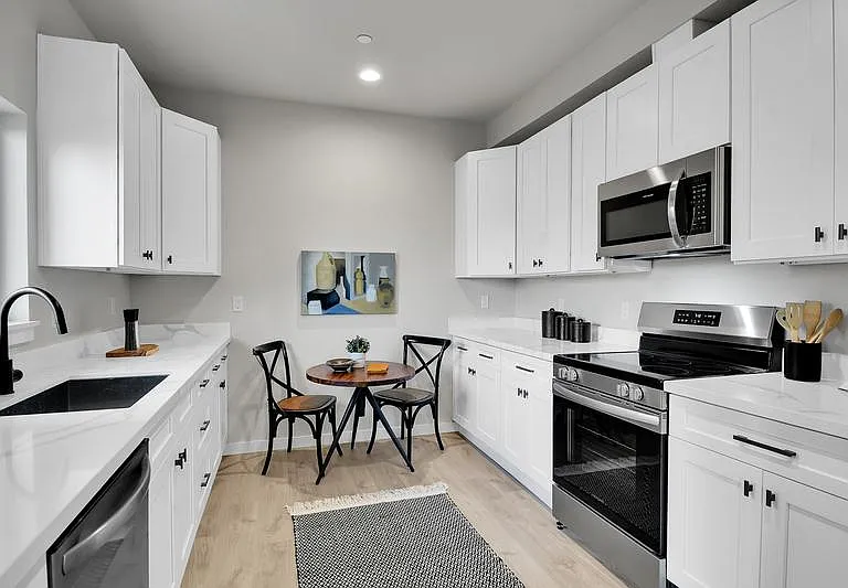 214 E Boston St #3 — Photo 8