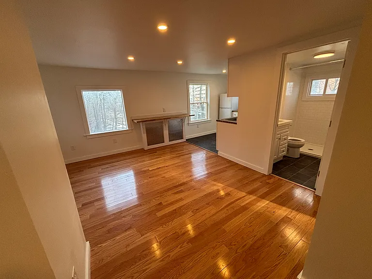 142 S Aurora St #5 — Photo 1