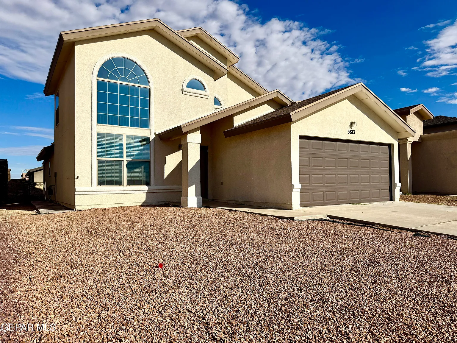 3 bed, 2.5 bath, 1900 sqft, $1,950 — Photo 3