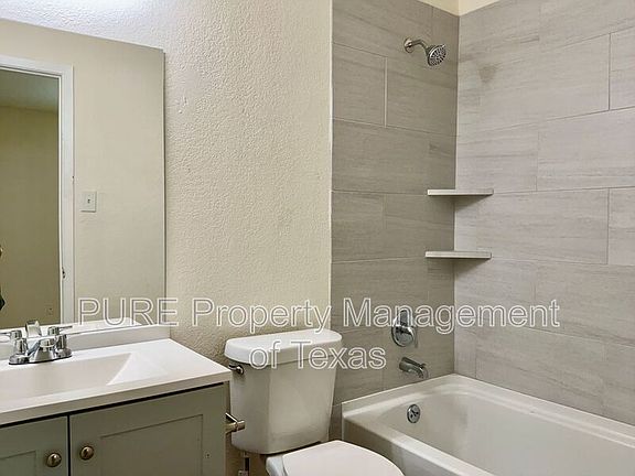5th image of 417-418 Parkhill Cv