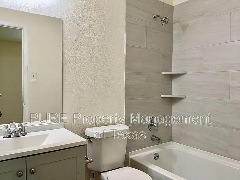 417-418 Parkhill Cv #418 — Photo 5