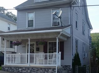 1709 W Pine St, Coal Township, PA 17866