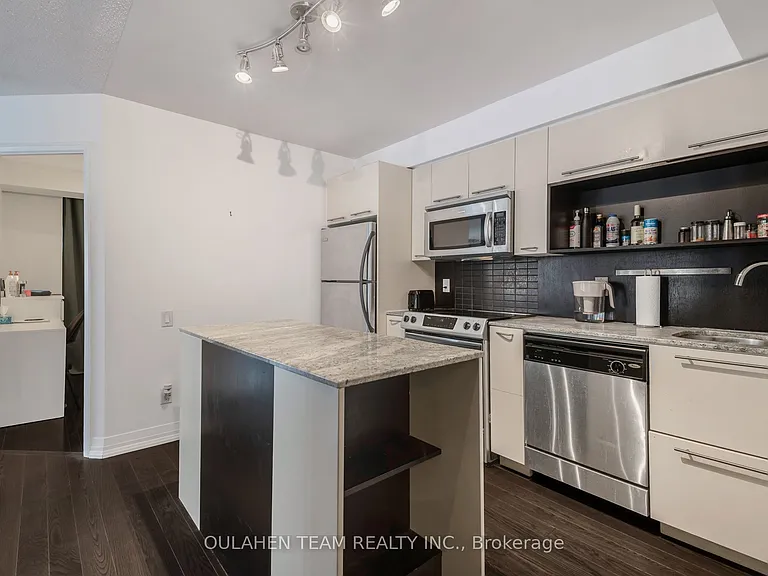 21 Carlton St #1105 — Photo 5