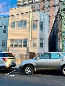 812 21st St, Union City, NJ, 07087