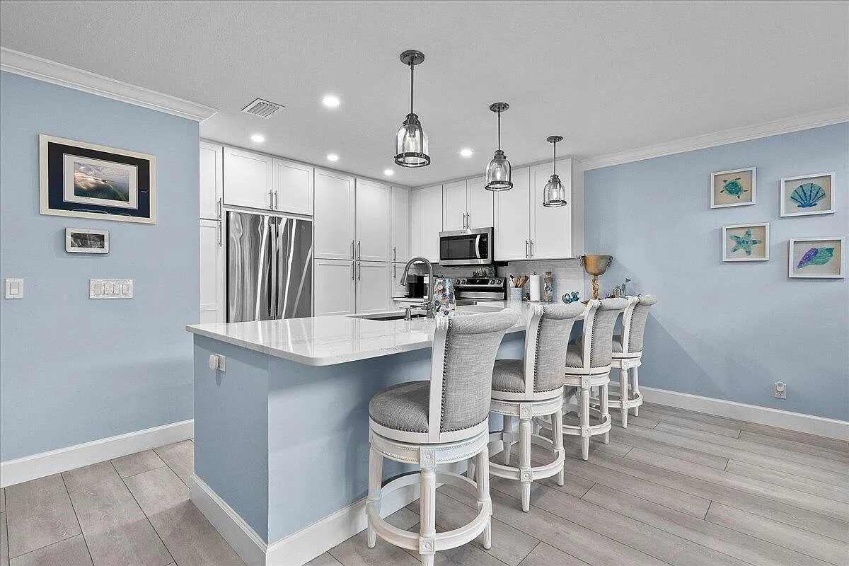 2 bed, 2.0 bath, 1780 sqft, $7,400 — Photo 4