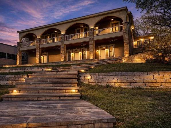 802 Main St, Bastrop, TX 78602