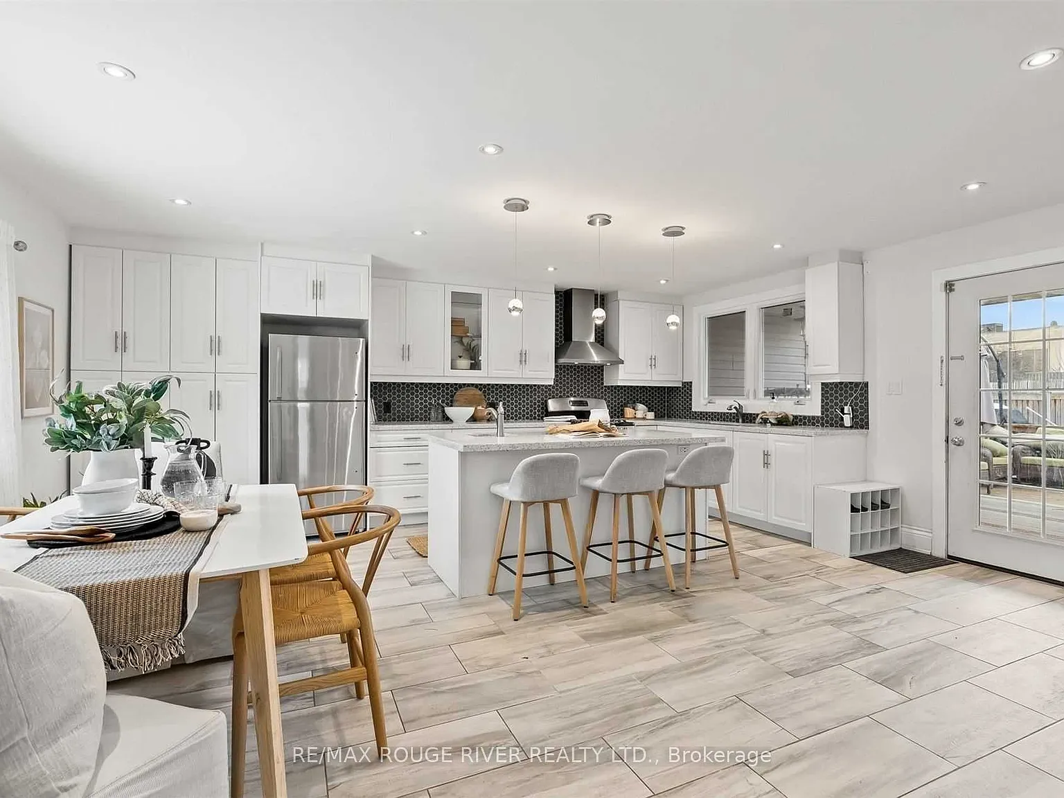 3 bed, $3,000 — Photo 1