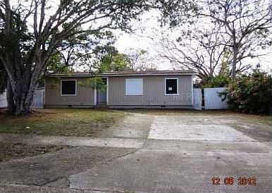 3rd image of 206 Colony Dr