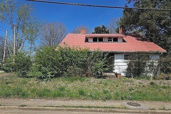 2nd image of 117 N Amhurst Pl