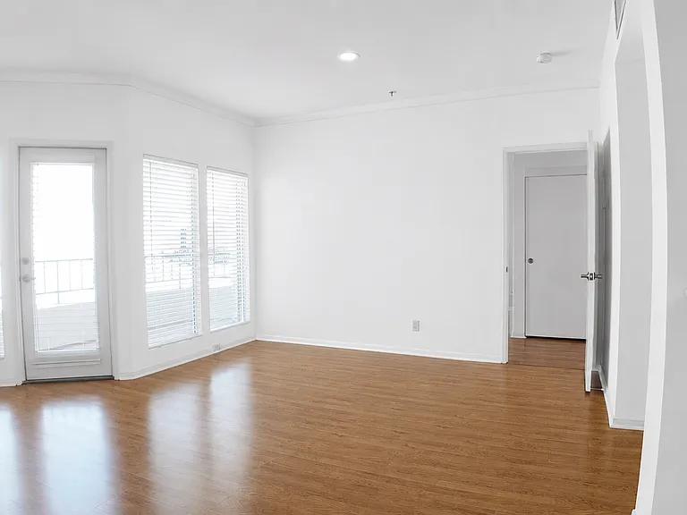 655 Columbia St #313 — Photo 6