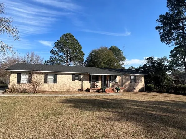 409 Connecticut Dr, Tifton, GA 31794