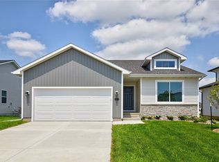 1015 Hamilton Rd, Waukee, IA 50263