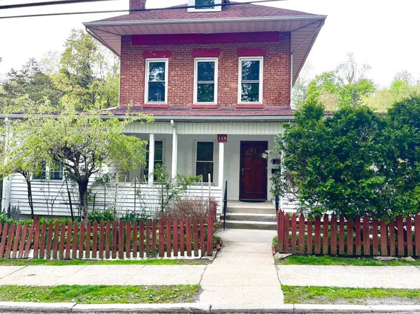 (undisclosed Address), Pleasantville, NY 10570