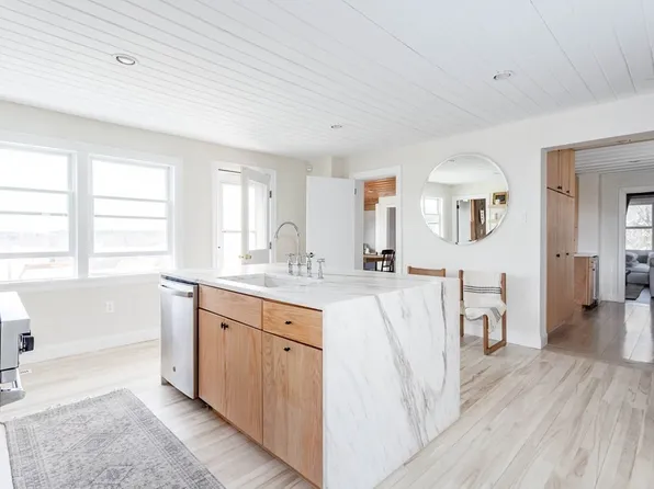 54 Gibbs Rd, Blandford, MA 01008